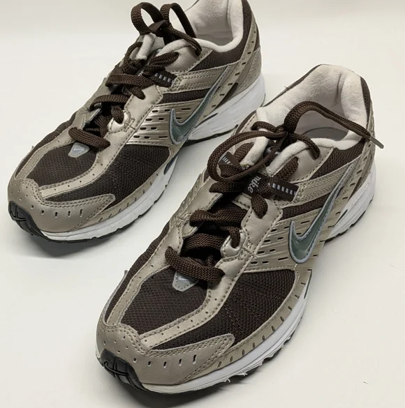 Nike Size 8 Impact Groove Shoe. Brown/Gray Colorway - Picture 2 of 6